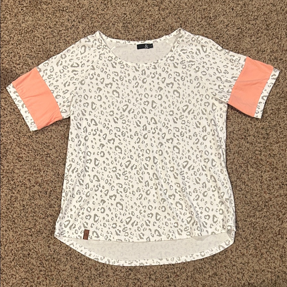 AMPERSAND AVE Leopard Print Tee with Coral Sleeves